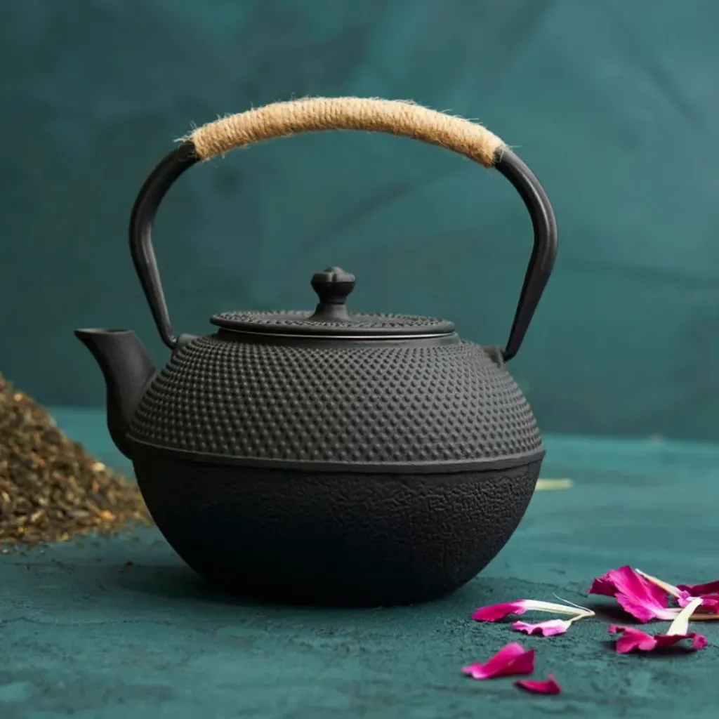 Fabrique de Styles Théière en fonte avec filtre 1.2l - Picots* Théières Et Cafetières